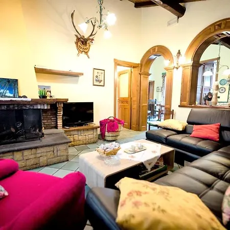 5 Bedrooms House With Wifi At