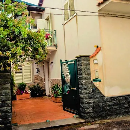 5 Bedrooms House With Wifi At Linguaglossa